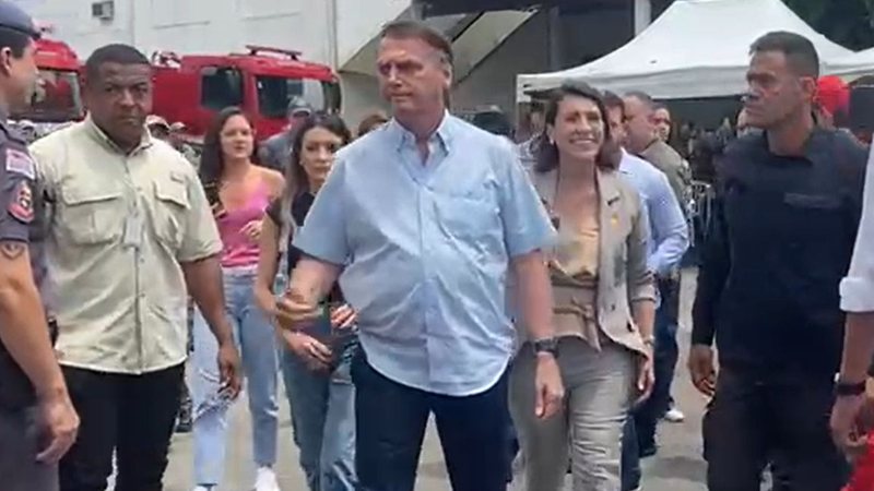 Jair Bolsonaro estava acompanhado da deputada federal Rosana Valle - Marion Dória