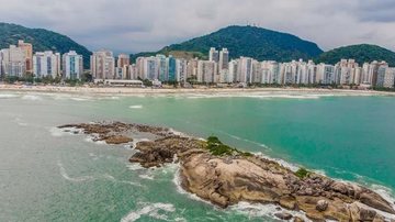 Praia de Pitangueiras, endereço mais procurado em Guarujá, no litoral de SP - Imagem: Reprodução / Naturam