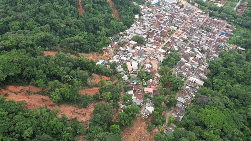 Imagem de drone da Vila Sahy após deslizamentos em fevereiro - Imagem: José Ricardo Souza/Sky Imagens