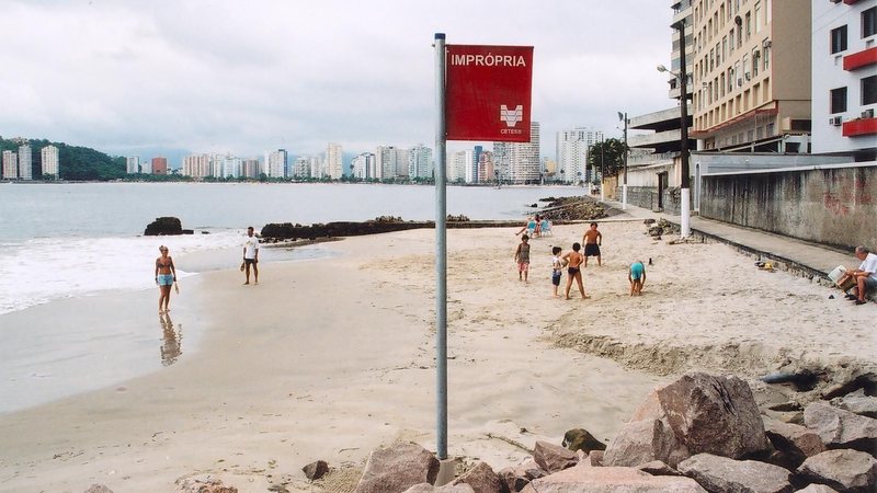Praia dos Milionários, em São Vicente, é uma das que estão com bandeira vermelha da Cetesb - Cetesb