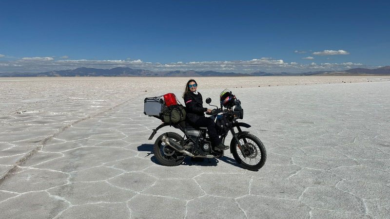 Engenheira realiza a grande viagem no início da vida como motociclista - Arquivo Pessoal/Karen Monteiro