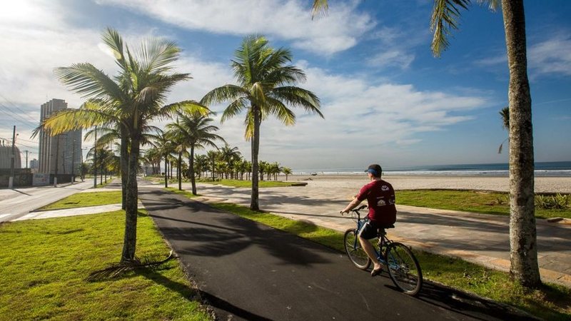 Que tal pedalar observando o mar de Praia Grande? - Site Turismo Praia Grande