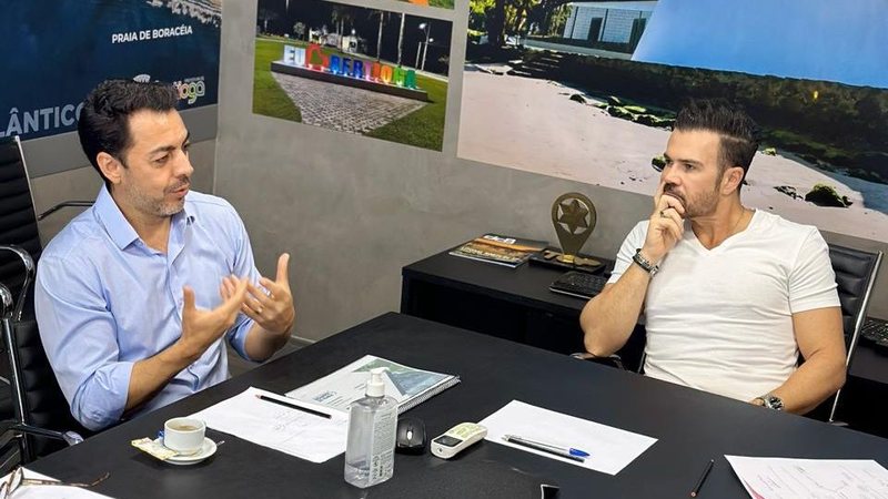 Presidente da  Autoridade Portuária de Santos (APS) Anderson Pomini, e o prefeito de Bertioga Caio Matheus, durante reunião. - Divugação