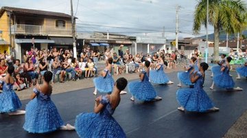 A programação inclui diversas atividades, como flash mob, dança circular e apresentações de grupos de dança - Reprodução/Prefeitura de Caraguatatuba