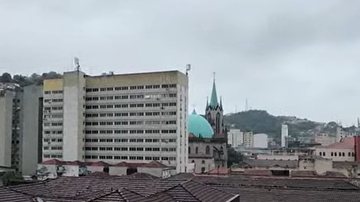 Dia cinzento na região central de Santos - José Pimentel
