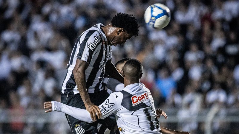 Santos bate a Ponte Preta por 2 a 1 em Campinas, e volta à liderança