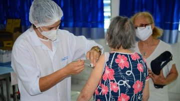 Importante ressaltar que para receber a vacina é necessário que a pessoa esteja devidamente cadastrada no Programa de Saúde da Família (PSF) de uma Unidade Básica de Saúde (UBS) do município - Foto: Cláudio Gomes/PMC