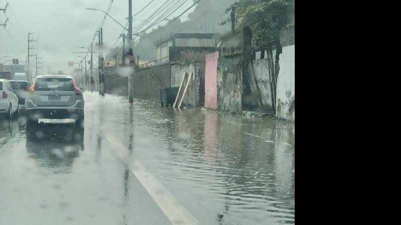 Chuva Forte Causa Pontos De Alagamento Na Baixada Santista