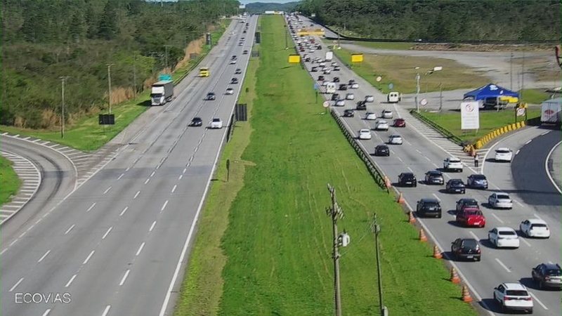 Trânsito intenso sentido litoral na Anchieta-imigrantes devido ao excesso de veículos - Foto: Reprodução DER-SP