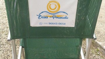 Estabelecimento oferece recompensa para quem encontrar as cadeiras 10 cadeiras de praia são furtadas no interior de pousada de Bertioga (SP) Cadeira de praia customizada e furtada - Reprodução/Redes sociais