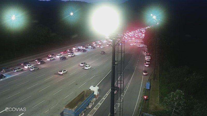 Motorista Enfrenta Congestionamento Sentido Capital Na Volta Do Feriado