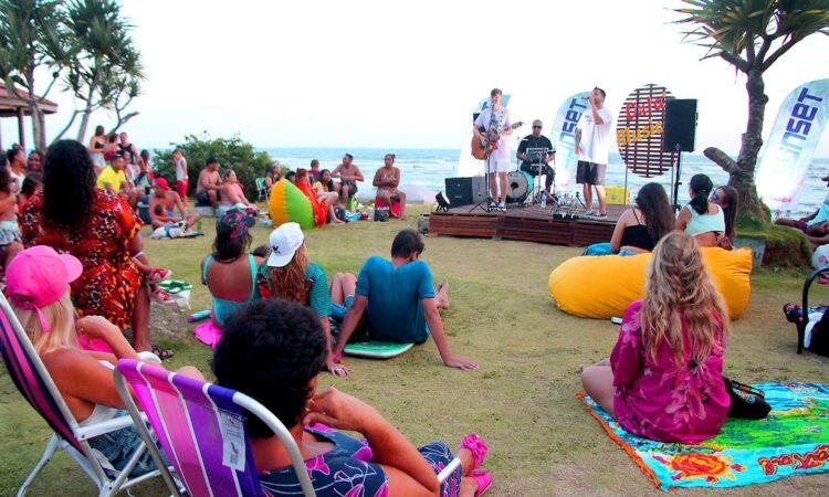 Artistas locais se apresentam em praias de Itanhaém Praias de Itanhaém recebem apresentações musicais; confira - Imagem: Divulgação / Prefeitura de Itanhaém