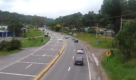 Km 59 da rodovia Mogi-Bertioga Veja a situação de momento da rodovia Mogi-Bertioga - DER-SP
