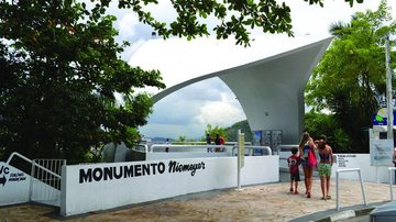 Memorial dos 500 anos do Descobrimento, no alto da Ilha Porchat - Flávia Souza