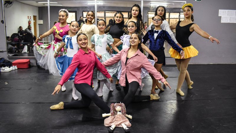 O Corpo de Baile é formado por 80 alunos das turmas avançadas de balé clássico dos centros culturais de Bertioga - Jéssica Christina/Prefeitura de Bertioga