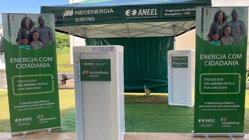 Ação tem o objetivo de proporcionar economia na conta de luz e mais eficiência energética - Divulgação/Prefeitura de Guarujá