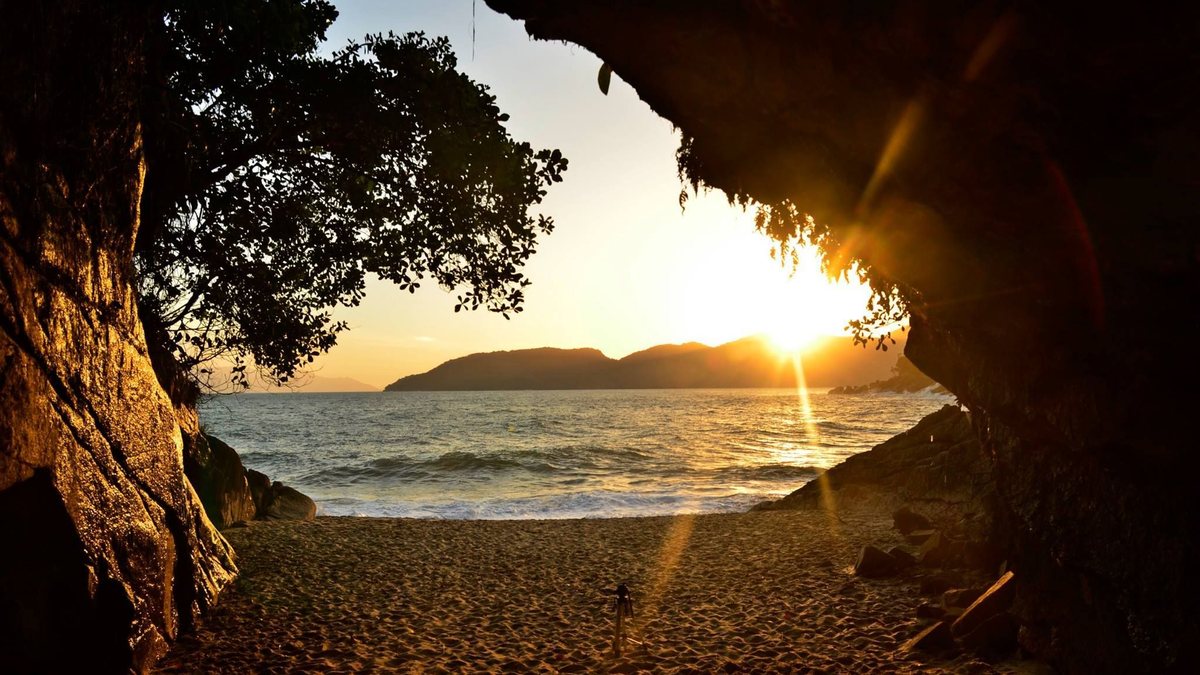 Conheça a Gruta que chora em Ubatuba cenário de uma história de amor