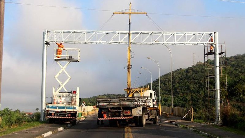Ponte ficou interditada entre às 7 e 9 horas de domingo (24) - Prefeitura de Ilha Comprida