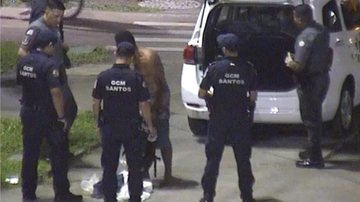 Suspeito foi encaminhado ao 7º Distrito Policial de Santos - Divulgação PMS