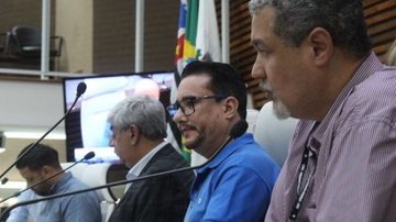 Parlamentares durante a 51ª sessão - Câmara Municipal de Santos
