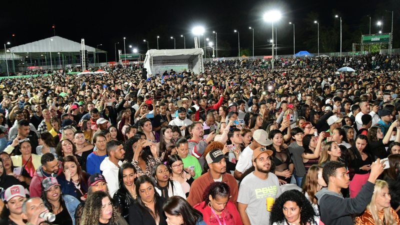 A apresentação do DJ Alok reuniu cerca de 22 mil pessoas no Campo do Galera - Prefeitura Ilhabela