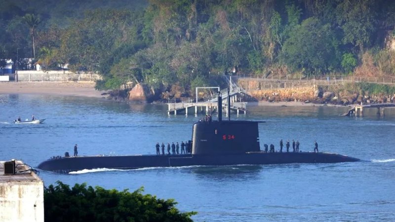 Embarcação bélica da Marinha atraca no Porto de Santos - Imagem: Reprodução