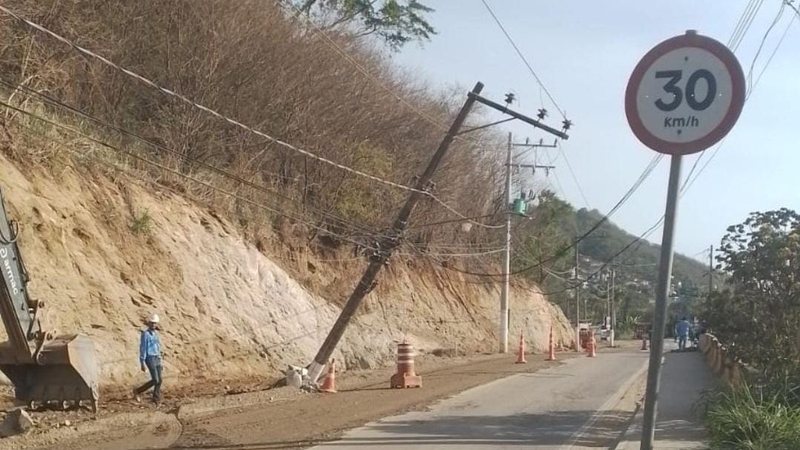A queda aconteceu próximo ao bairro do Piúva por volta das 16 horas de hoje (04) - Prefeitura Ilhabela