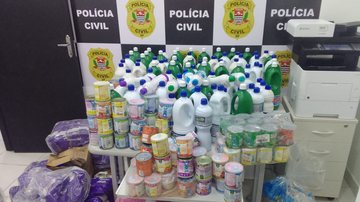 Carga avaliada em R$ 7 mil foi encontrada em um terreno baldio no bairro Trevo - Divulgação Polícia Civil