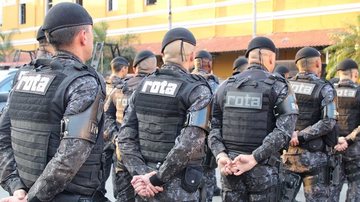 Equipe da Rota fazia patrulhamento no Rádio Clube quando encontrou homens armados - Divulgação/Polícia Militar