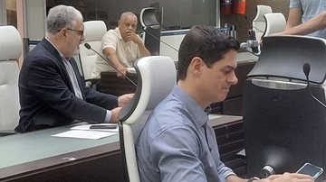 Vereadores apreciam projetos durante Sessão Ordinária - Câmara Municipal de Santos