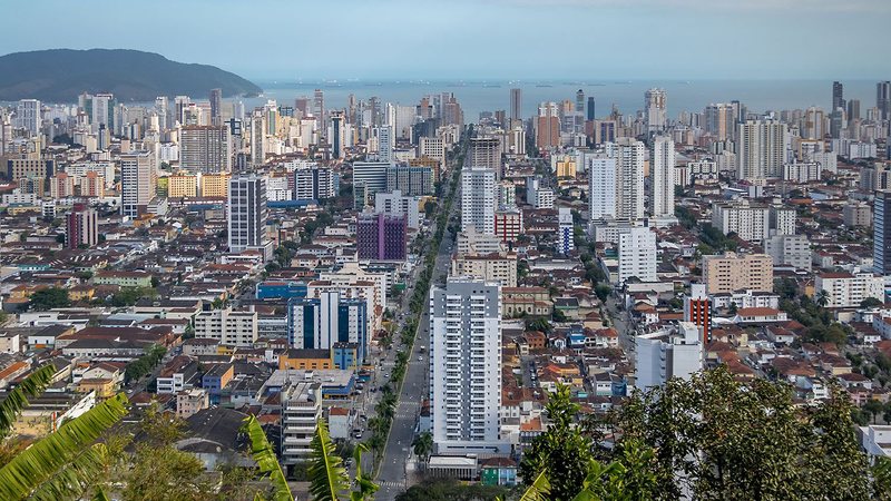 Praia de Santos. Vendas de imóveis na cidade impulsionam mercado da região, aponta pesquisa - Portal Costa Norte