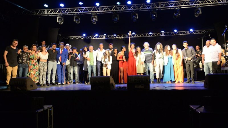 Os ganhadores da edição anterior tiveram a oportunidade de aparecer no Programa do Raul Gil, no SBT - Prefeitura Ilhabela