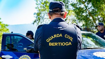 Réu teria tentado se passar por outra pessoa para os agentes da GCM - Divulgação/Prefeitura de Bertioga