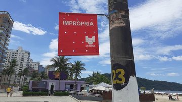 Bandeira vermelha impera na orla de Praia Grande - Esther Zancan