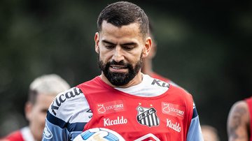 Tomás Rincón durante treino no Santos. - Raul Baretta/Santos FC