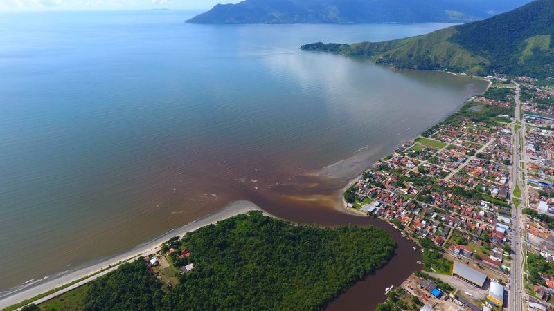 Local do desaparecimento é próximo ao encontro do rio com a praia - Divulgação PMC