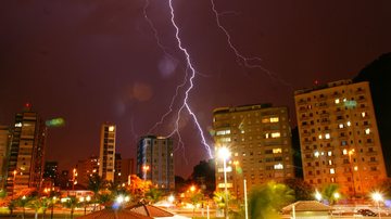 Tempestades já são previstas para o litoral paulista a partir desta sexta-feira (17) - Reprodução/Rômulo Venâncio