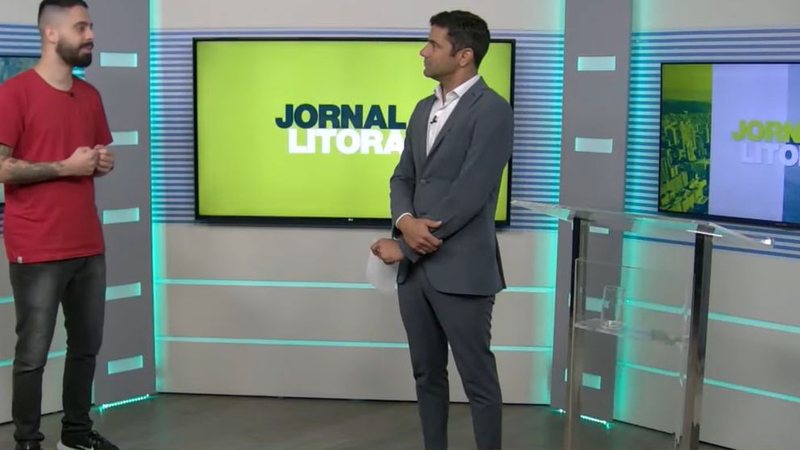 Edu Jardim e Thiago Dantas conversam no estúdio da TV Cultura Litoral - Reprodução TV Cultura
