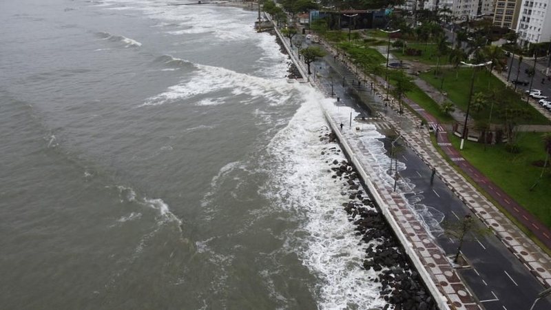 Na Baía de Santos, as ondas podem ultrapassar 2 metros de altura - Carlos Nogueira/Prefeitura de Santos