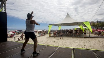 Aulas de zumba e fit dance fazem sucesso nas areias de Praia Grande - Fred Casagrande/Prefeitura de Praia Grande