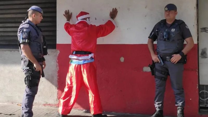 Foragido foi levado ao 7º Distrito Policial de Santos e permanece à disposição da Justiça - Divulgação Polícia Militar
