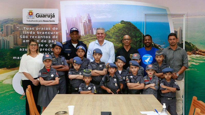Turma é formada por cerca de 27 policiais mirins, que participam de atividades educativas e esportivas - Foto: Diego Marchi/PMG
