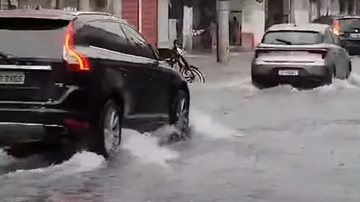 Chuva causa estragos na Baixada Santista e região - Reprodução TV Cultura