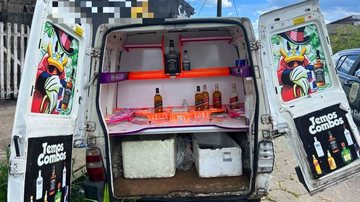 Homens vendiam as bebidas para moradores e turistas pela orla da praia - Divulgação/SSP-SP