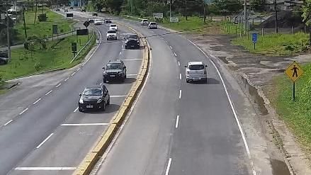 Km 59 da rodovia Mogi-Bertioga, em Mogi das Cruzes - DER-SP