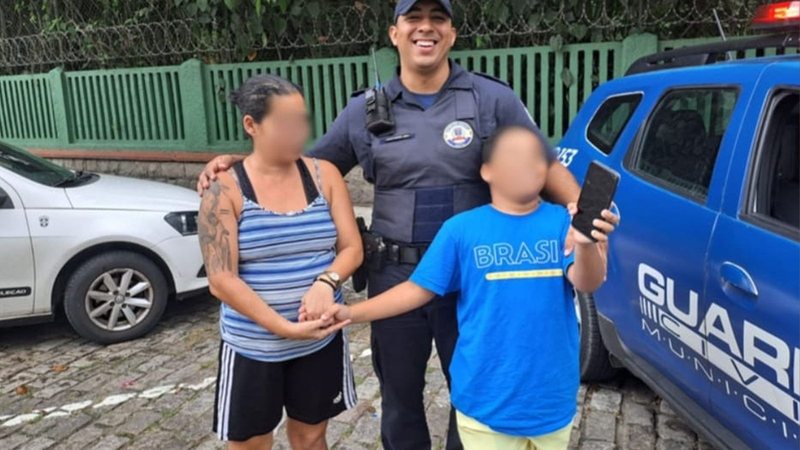 O menino recebeu refeição da GCM e foi entregue em segurança para a família - Divulgação PMS