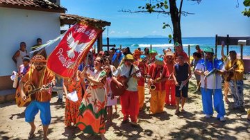Celebração revive em vilarejo caiçara após interrupção causada pela pandemia e perda de membros do grupo - Foto: Eleni Nogueira