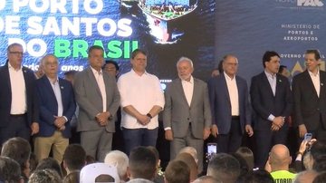Lula e Tarcísio durante evento na APS - Reprodução TV Cultura