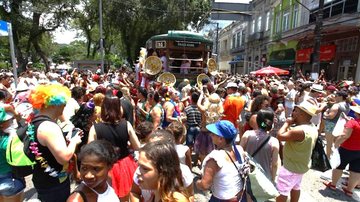 Carnabonde, a atração do Carnaval santista no sábado (10), prestará homenagem ao bloco Raparigas do Último Gole - Isabela Carrari/Prefeitura de Santos