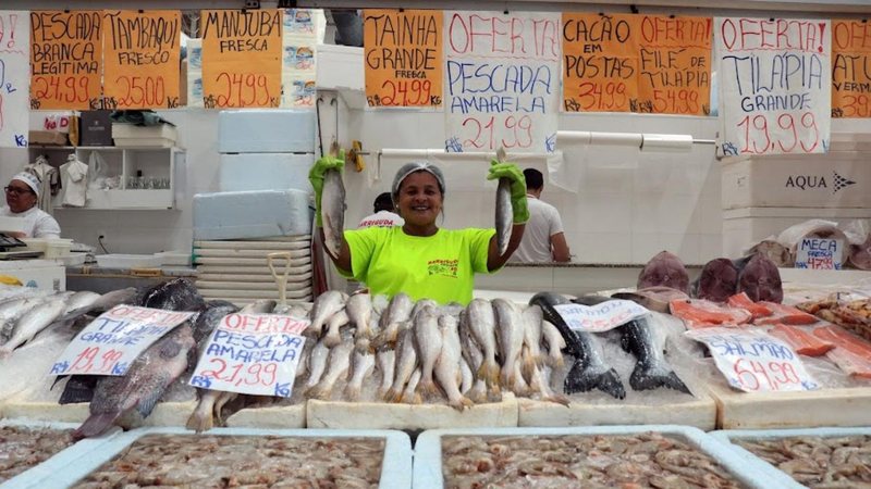 Entre os peixes mais procurados nesta época estão a pescada, a corvina e a sardinha - Isabela Carrari/Prefeitura de Santos